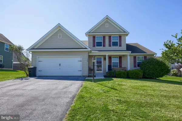 120 Greenfield Dr, LEOLA, PA 17540