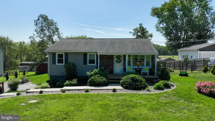 1977 Creek Rd, Manheim, PA 17545 - #2