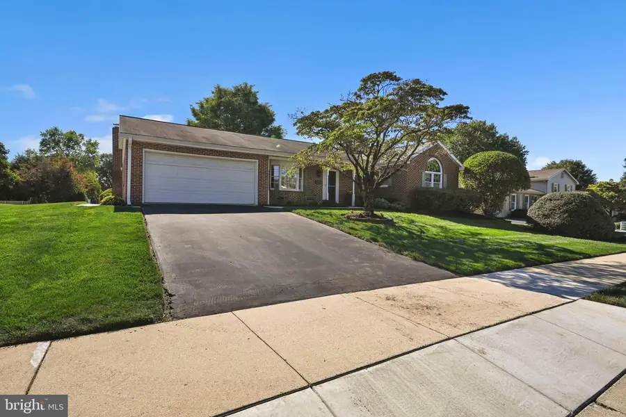 1140 Marie Ave, Ephrata, PA 17522 - #2