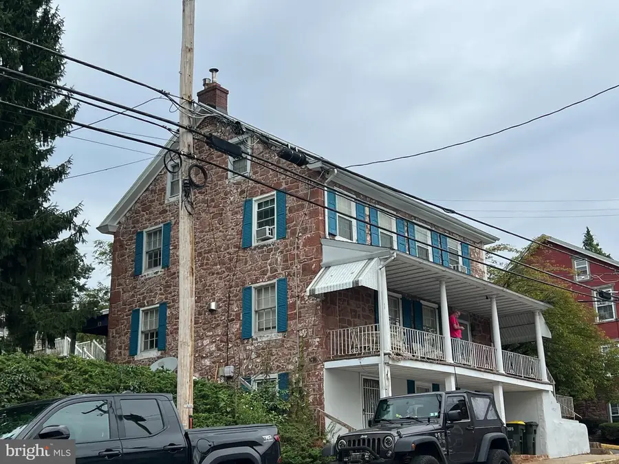 2 Main St W, Adamstown, PA 19501 - #3