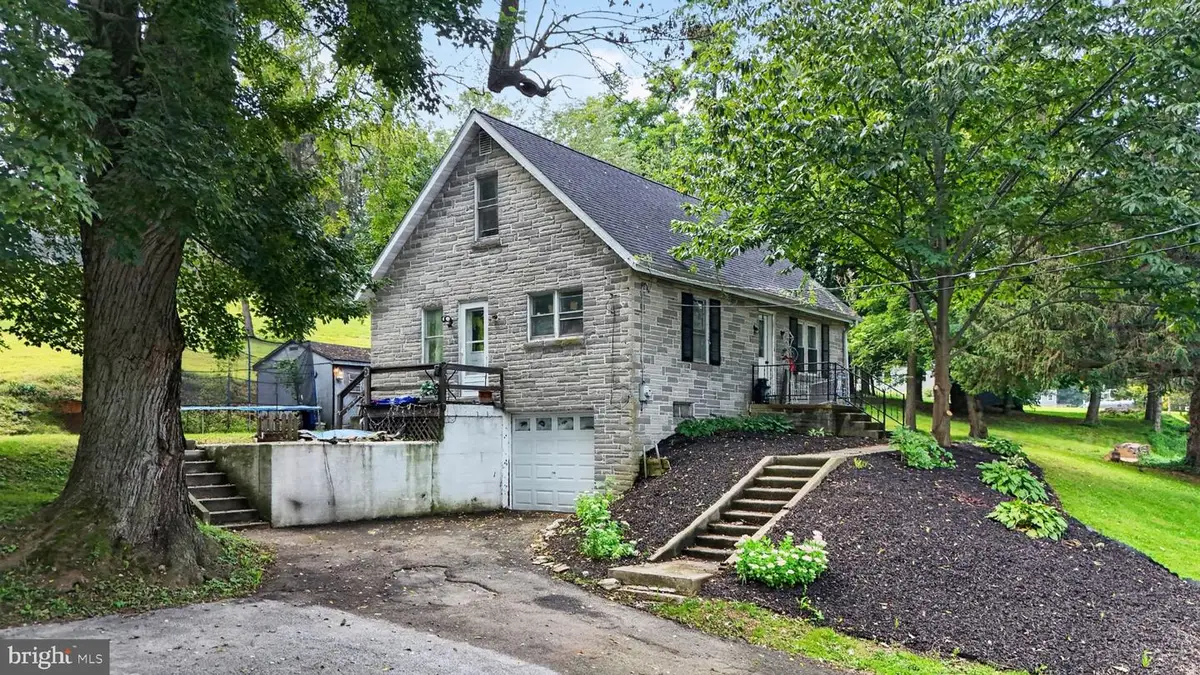 5124 Strasburg Rd, Kinzers, PA 17535 - #1
