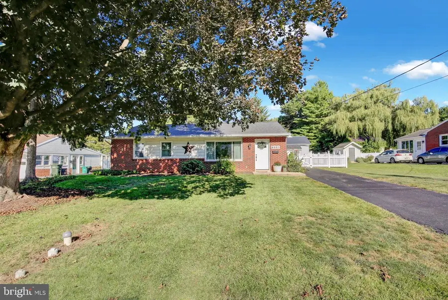 6287 Carpenter St, East Petersburg, PA 17520 - #2
