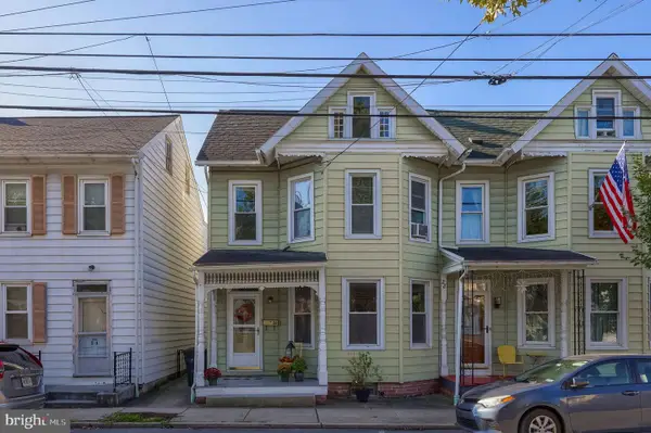 26 W Orange St, LITITZ, PA 17543