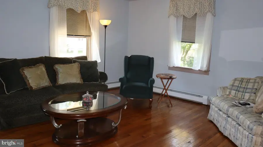 211 Broad St, Landisville, PA 17538 - #3