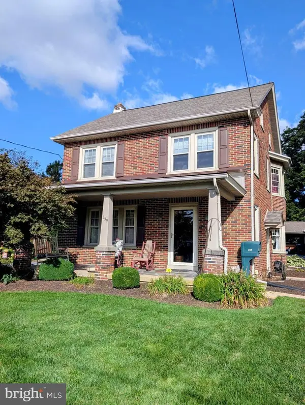 559 E Main St, NEW HOLLAND, PA 17557