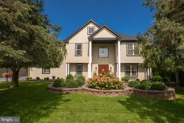 631-1/2 W Orange St, LITITZ, PA 17543