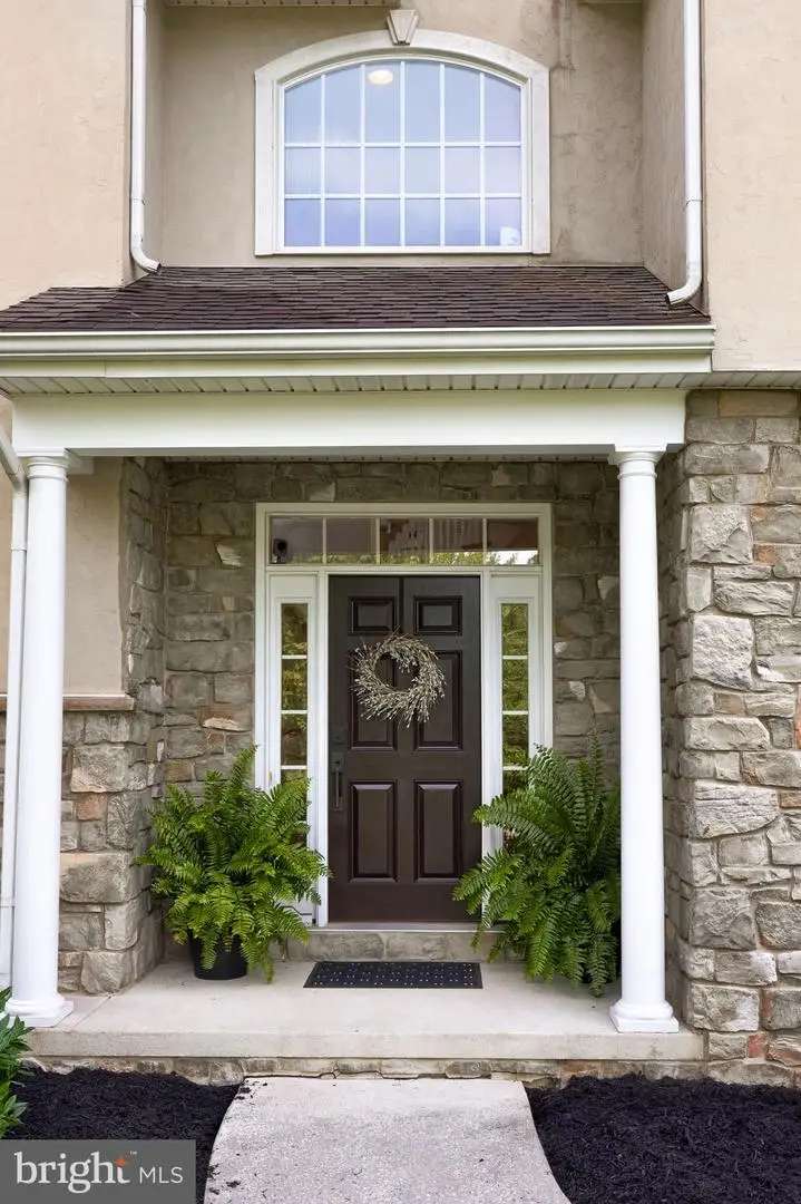 22 Windsor Ln, Lititz, PA 17543 - #2