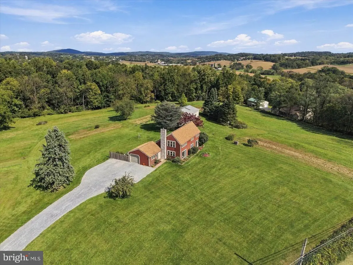 7010 Elizabethtown Rd, Manheim, PA 17545 - #1