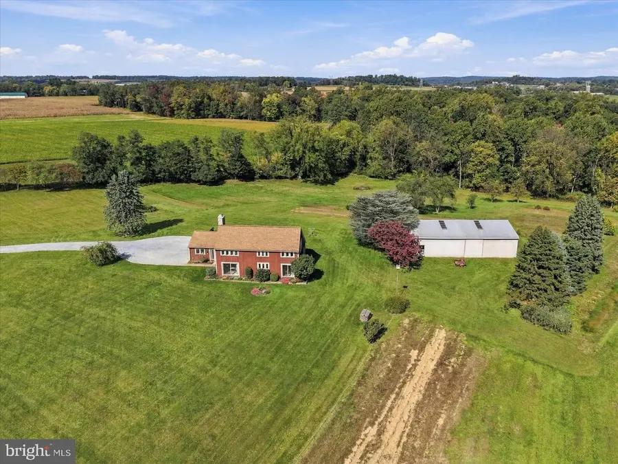 7010 Elizabethtown Rd, Manheim, PA 17545 - #2