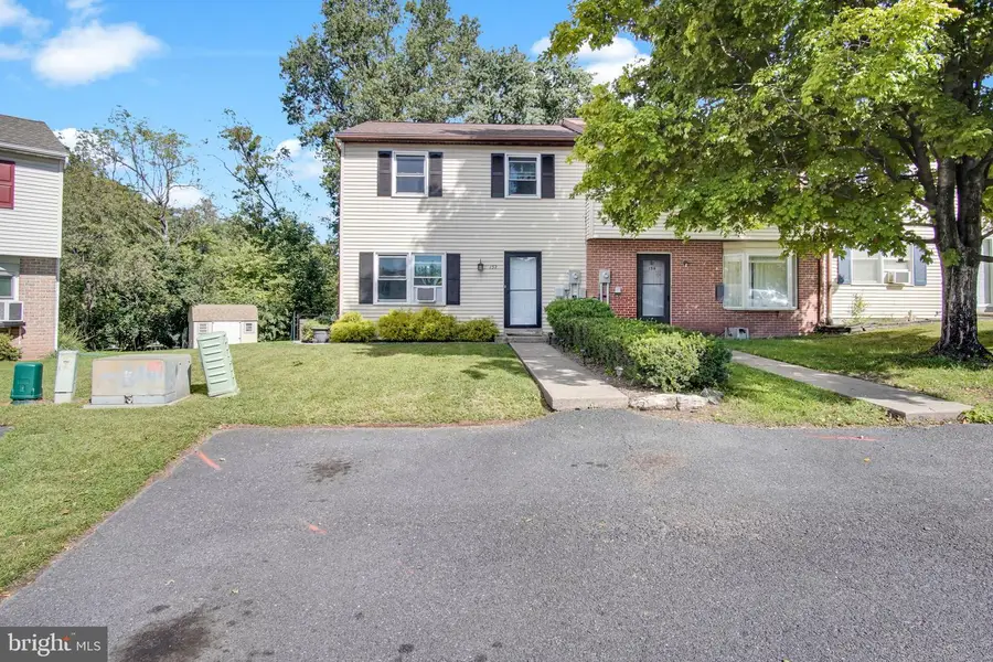 152 Gregg Cir, Ephrata, PA 17522 - #2