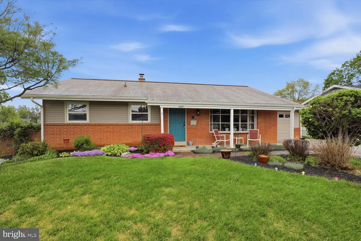 6271 Jeanette Dr, East Petersburg, PA 17520 - #1