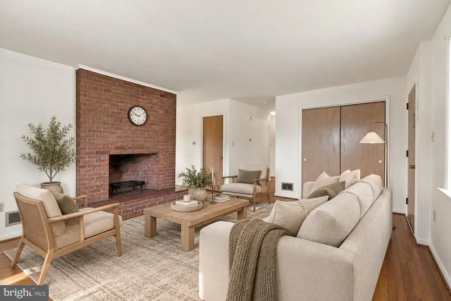 2240 New St, East Petersburg, PA 17520 - #2