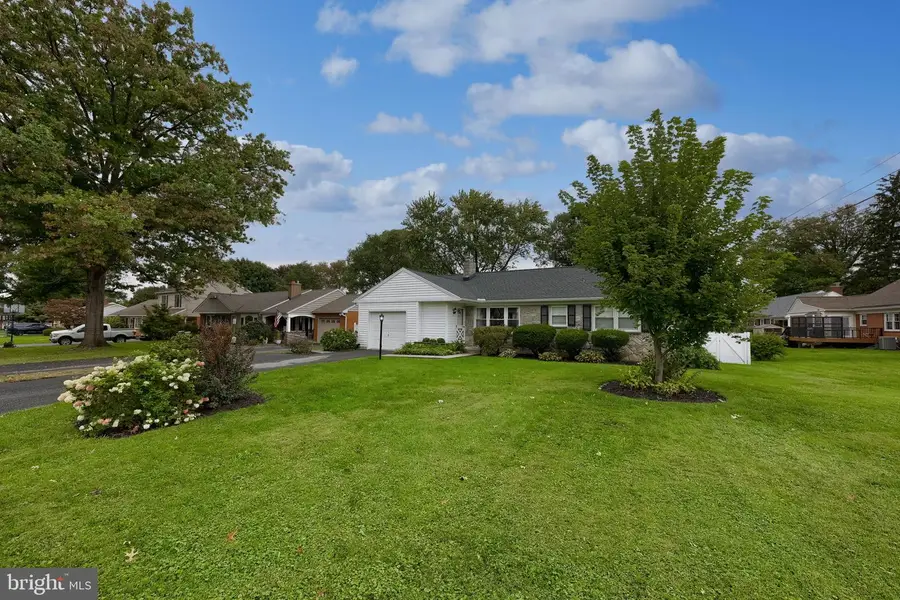 2197 Veumont Dr, Lancaster, PA 17601 - #2