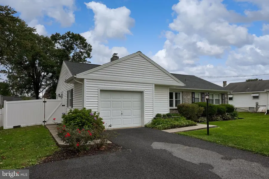 2197 Veumont Dr, Lancaster, PA 17601 - #3