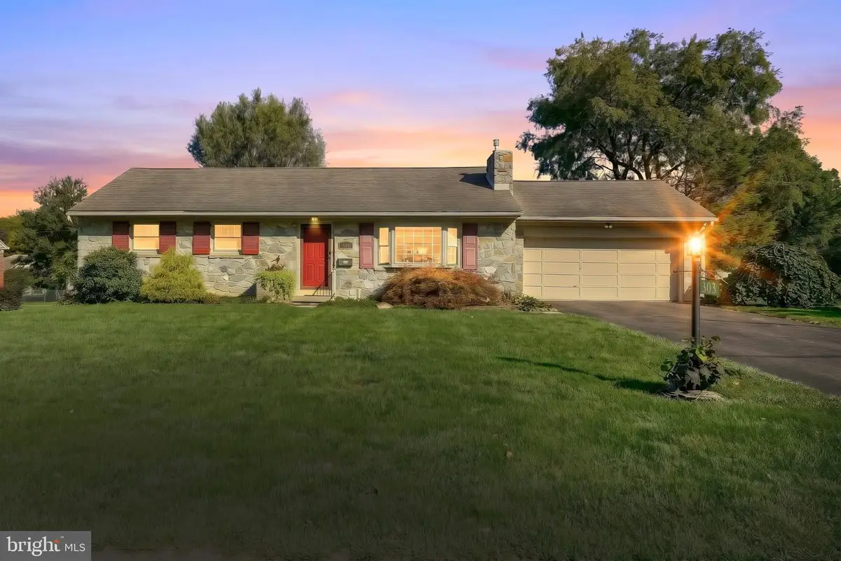 303 Rolling Ter, Leola, PA 17540 - #1