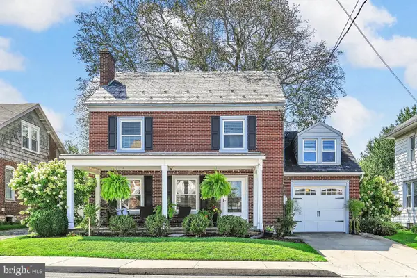36 N Custer Ave, NEW HOLLAND, PA 17557