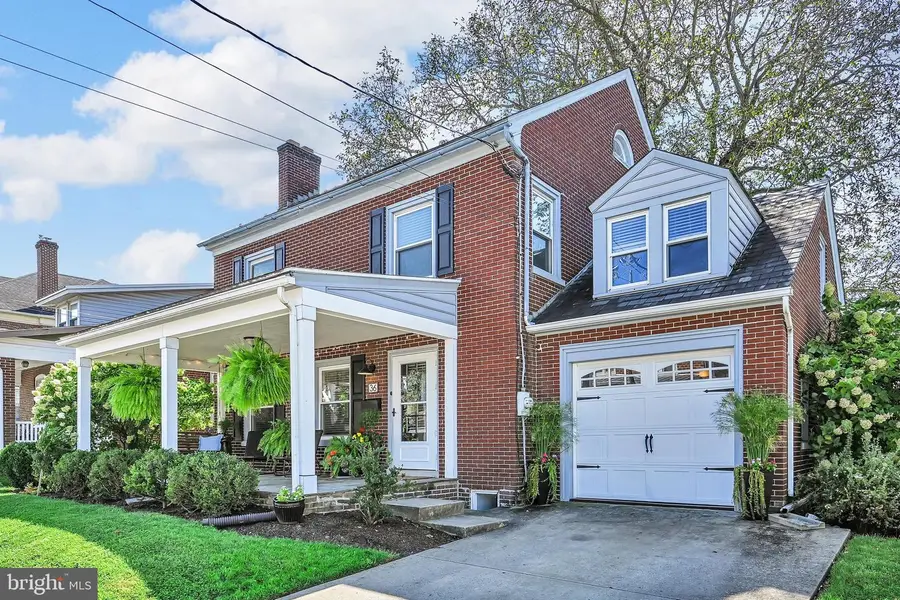 36 N Custer Ave, New Holland, PA 17557 - #2