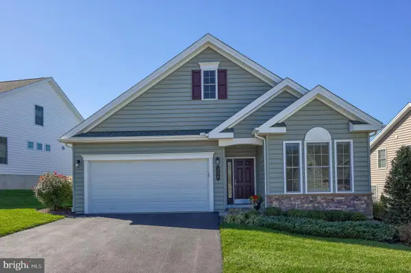 576 Allegiance Dr, LITITZ, PA 17543