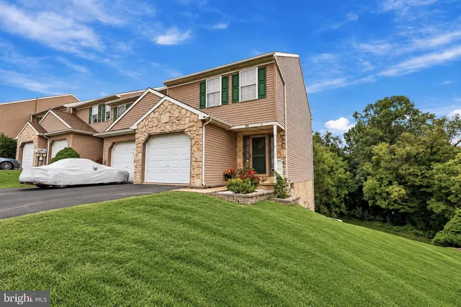 343 Oakridge Dr, Mountville, PA 17554 - #2