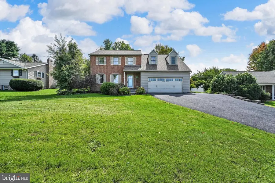 690 W Church Rd, Ephrata, PA 17522 - #3