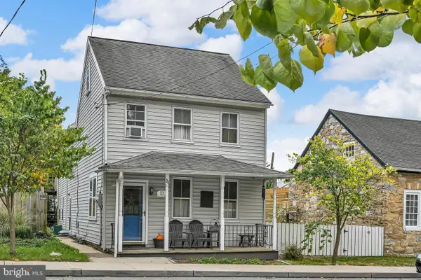 23 E High St, MAYTOWN, PA 17550