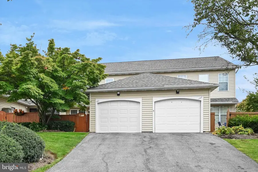 125 Treetops Dr, Lancaster, PA 17601 - #2