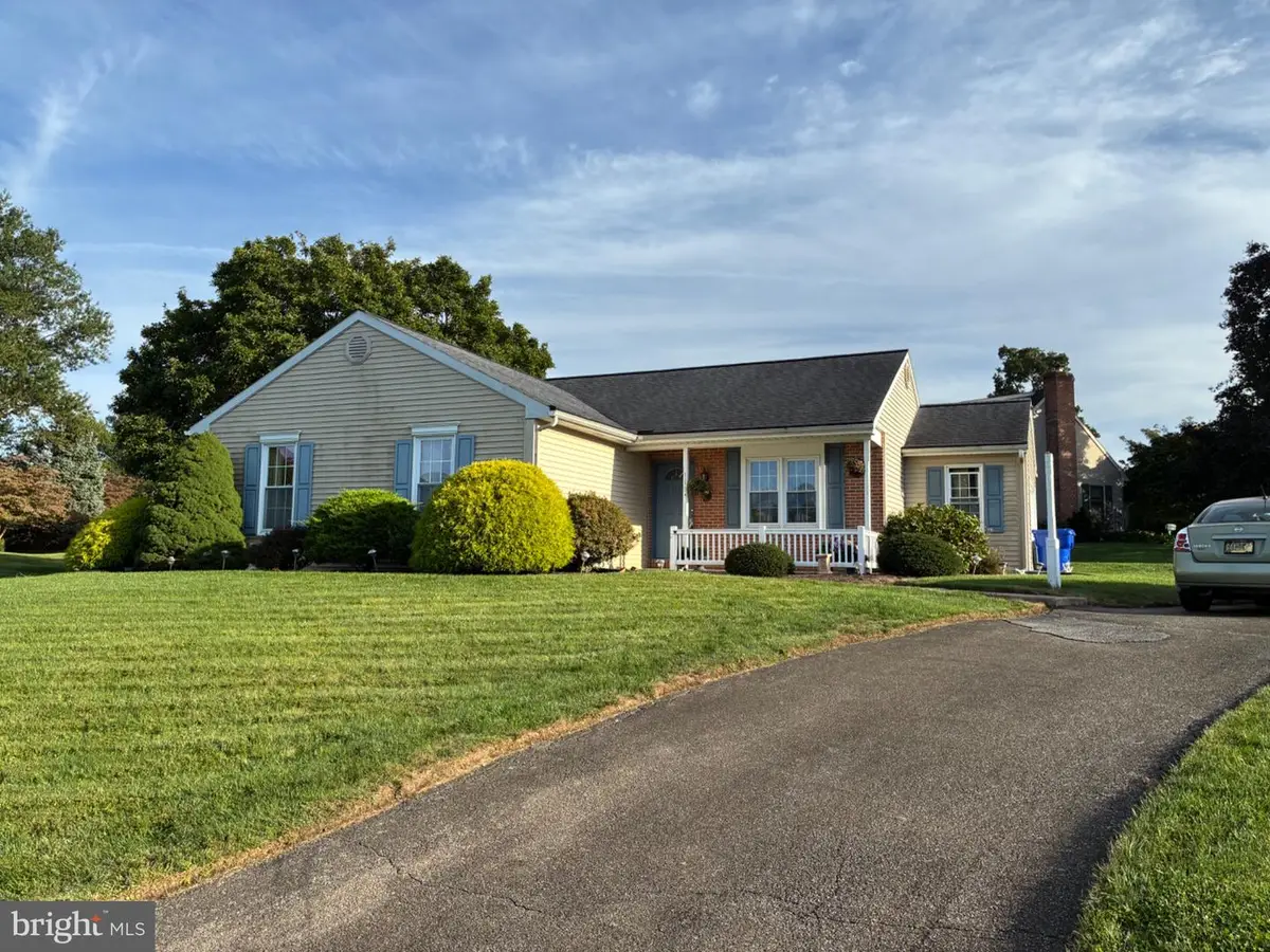 110 Lynette Cir, Willow Street, PA 17584 - #1