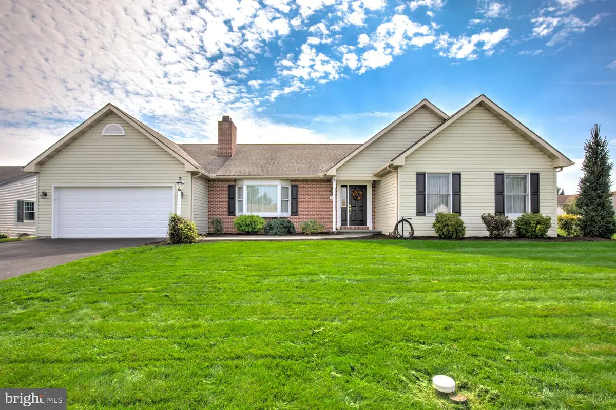 234 Hawthorn St, New Holland, PA 17557 - #1