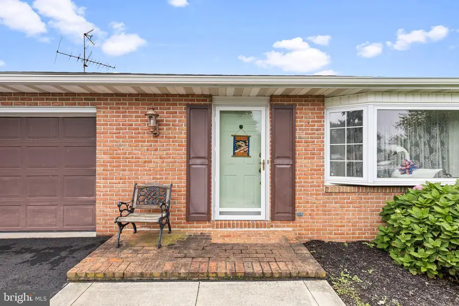 206 Mellinger Cir, Ephrata, PA 17522 - #3