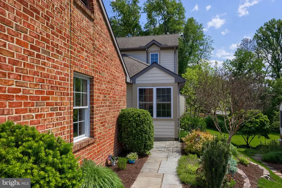 502 Thorngate Pl, Millersville, PA 17551 - #2