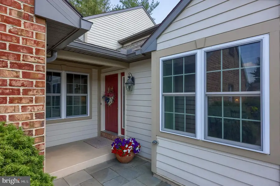502 Thorngate Pl, Millersville, PA 17551 - #3
