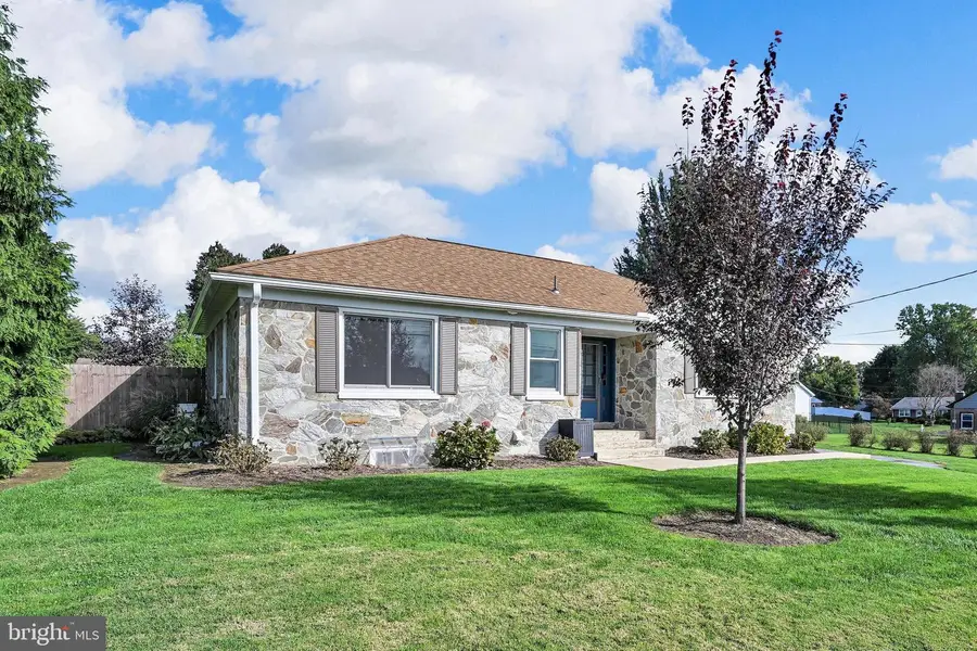 211 E Penn Grant Rd, Willow Street, PA 17584 - #3