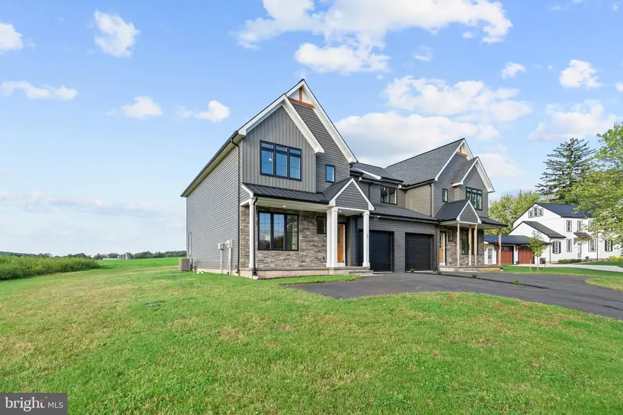 29 Lausch Rd, Denver, PA 17517 - #2