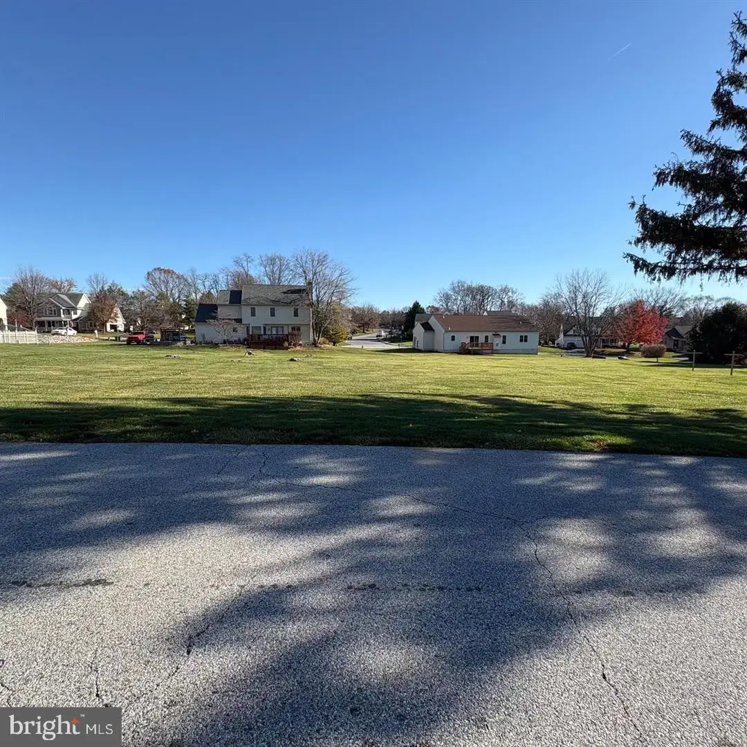 1716 Newport Dr, Lancaster, PA 17602 - #1