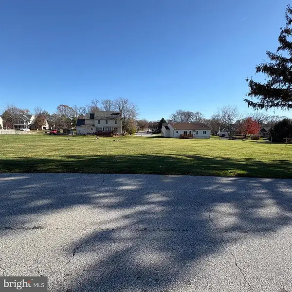 1716 Newport Dr, LANCASTER, PA 17602