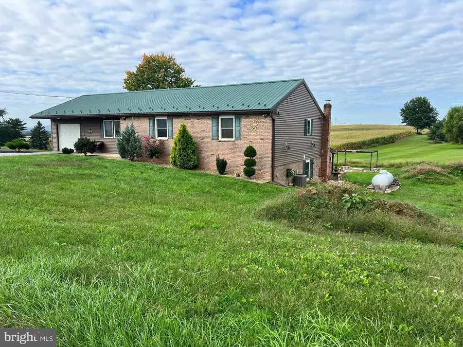 949 Snyder Rd, Mount Joy, PA 17552 - #3