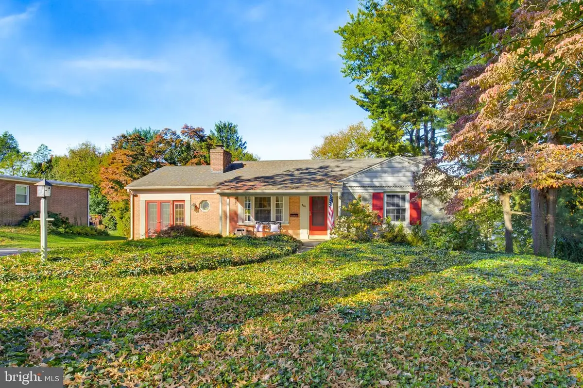 204 Eisenhower Blvd, Lancaster, PA 17603 - #1