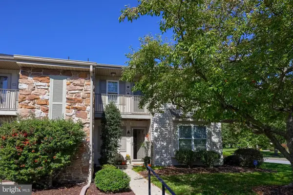 202 Greenview Dr, LANCASTER, PA 17601