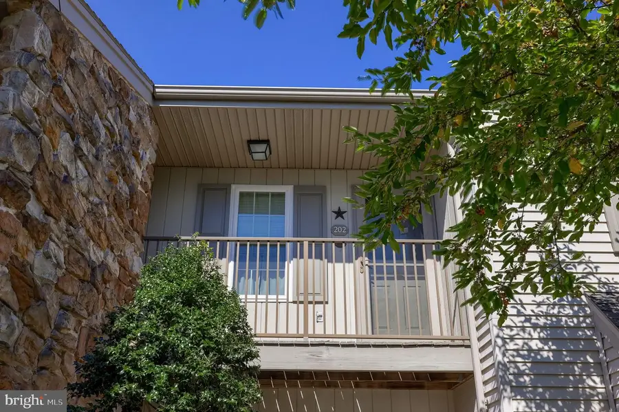 202 Greenview Dr, Lancaster, PA 17601 - #3