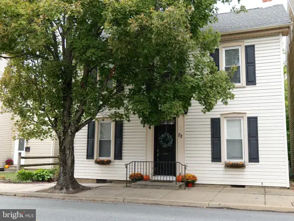 23 W Orange St, LITITZ, PA 17543