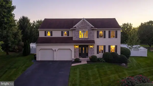 24 Sovereign Cir, LITITZ, PA 17543