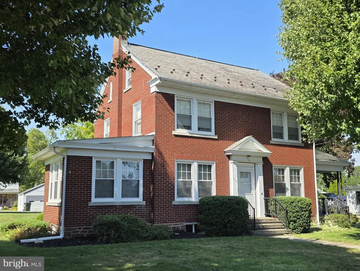 532 S 4th St, Denver, PA 17517 - #1