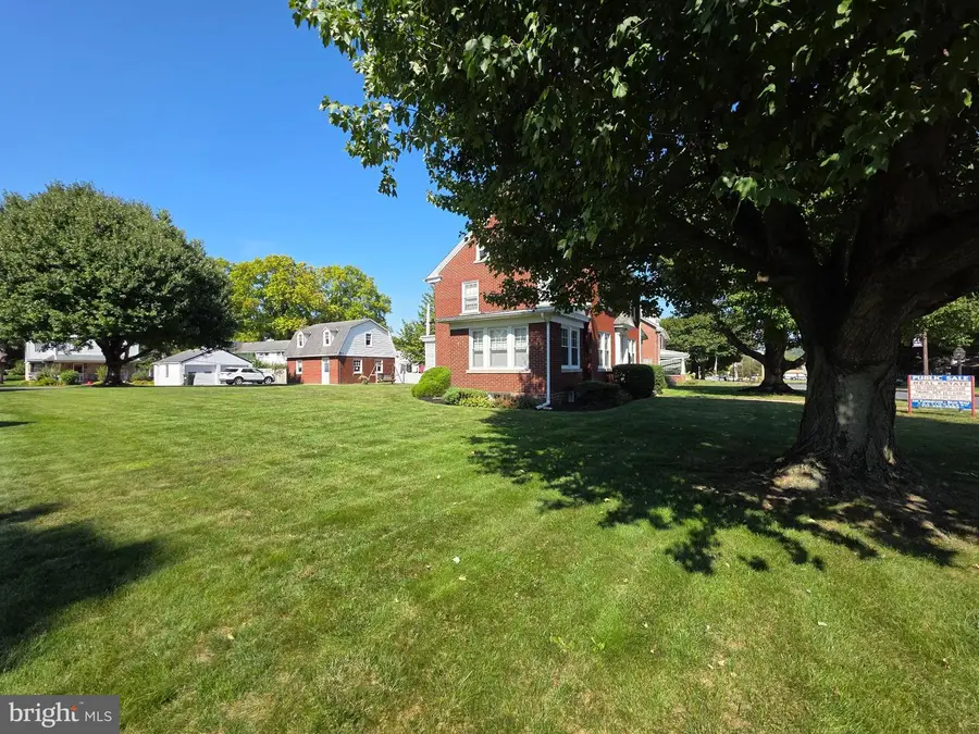 532 S 4th St, Denver, PA 17517 - #2
