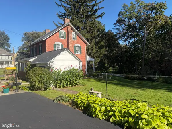 314 E Meadow Valley Rd, LITITZ, PA 17543