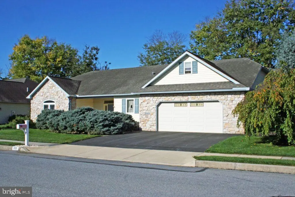 555 Blossom Trl Trl, Mount Joy, PA 17552 - #1