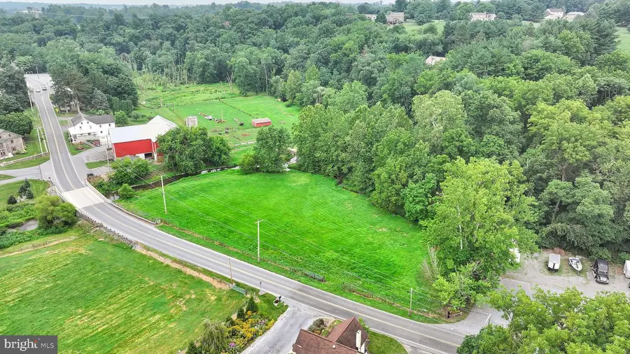 330 N Clay Rd, Lititz, PA 17543 - #3