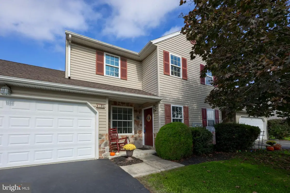 195 Strawberry St, Leola, PA 17540 - #1
