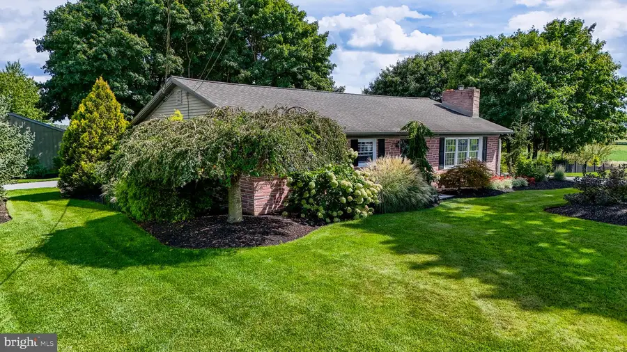 123 N Groffdale Rd, New Holland, PA 17557 - #3