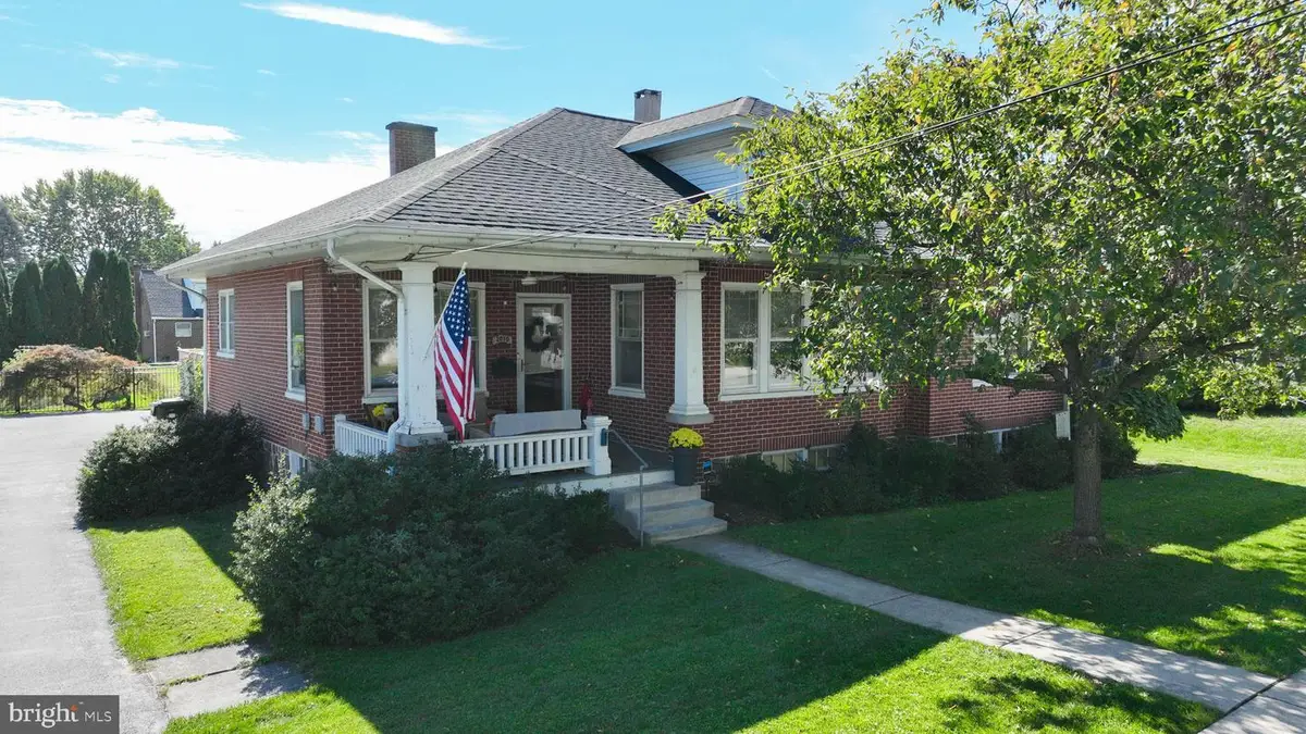 2050 Linden St, East Petersburg, PA 17520 - #1