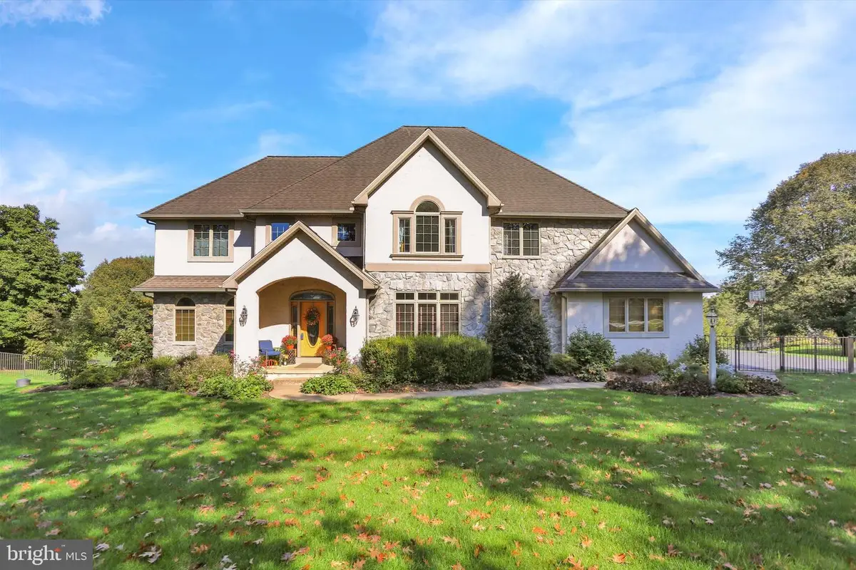 19 Deerfield Rd, Lancaster, PA 17603 - #1